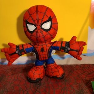 136226 Marvel SPIDER-MAN HOMECOMING WEBWINGS PLUSH 8 in by Just Play (2017) Supe